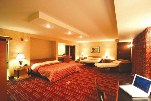 Bertram Inn And Conference Center Aurora ภายนอก รูปภาพ